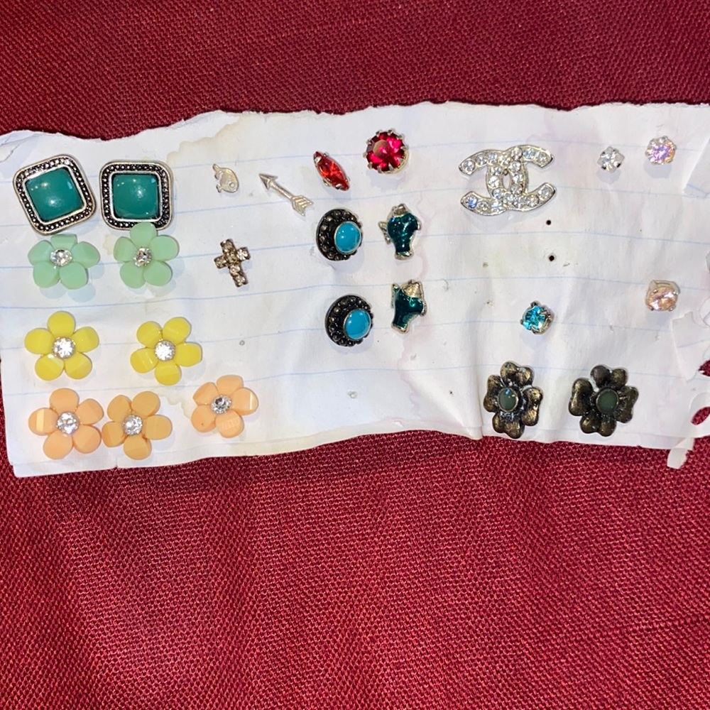 Lot floral, gemstone, faux diamond etc. earrings